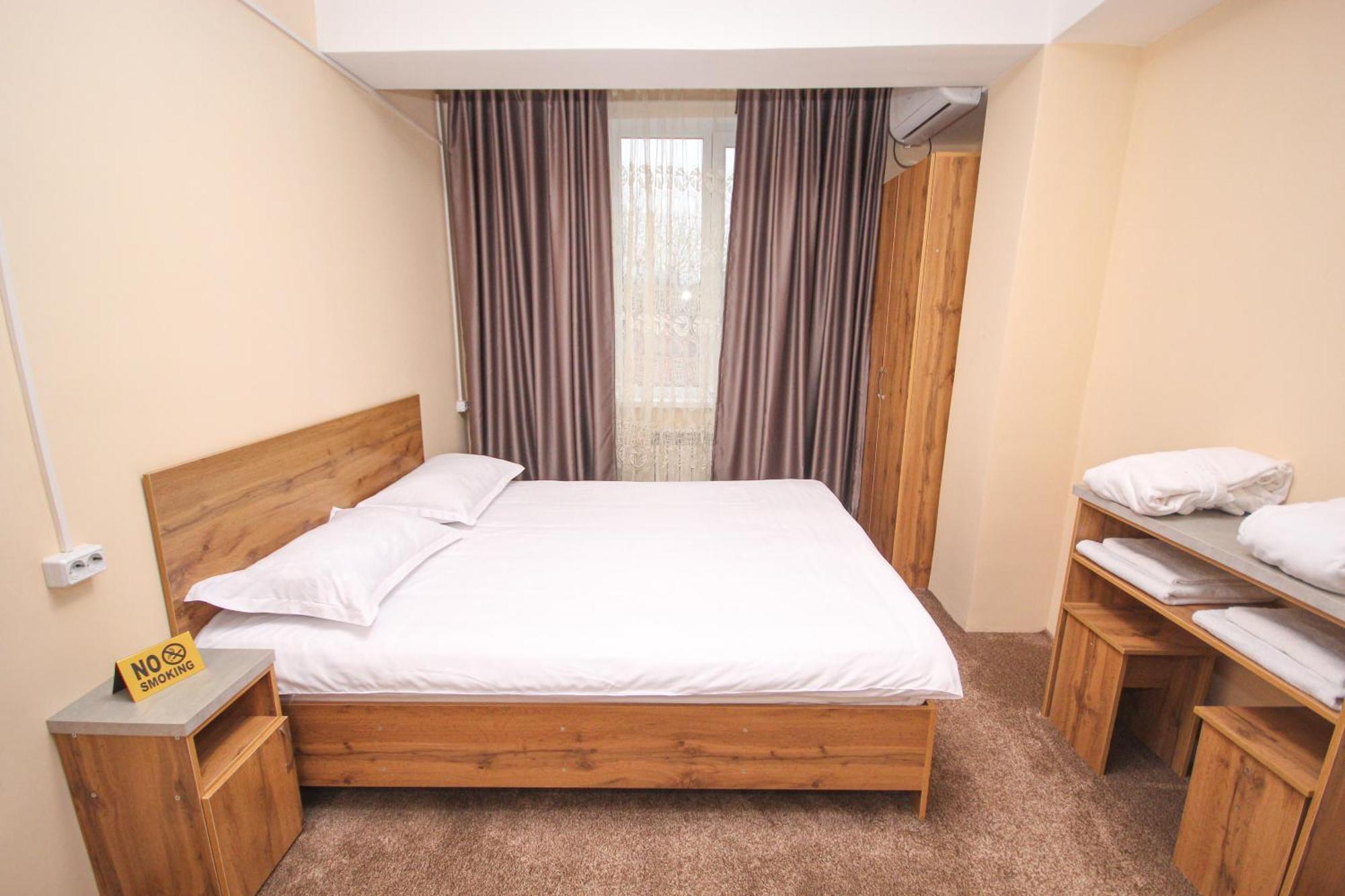 Hotel 33 Алмати Екстер'єр фото