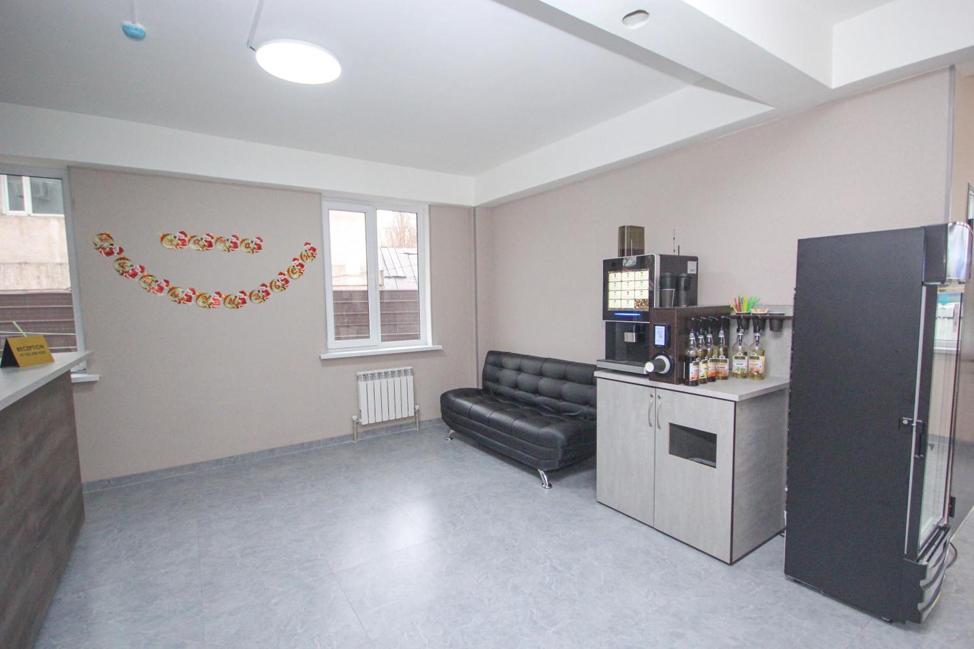 Hotel 33 Алмати Екстер'єр фото
