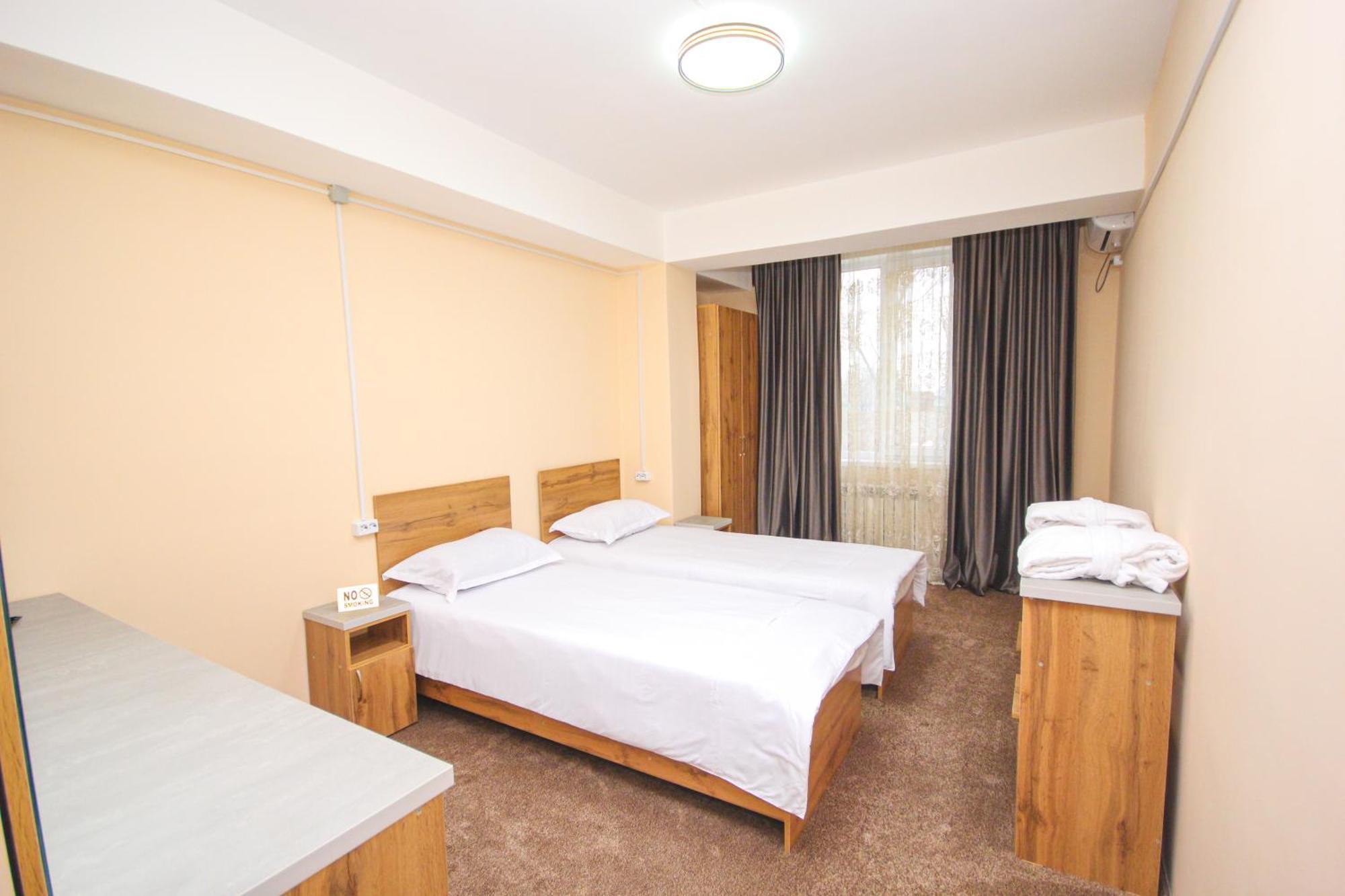 Hotel 33 Алмати Екстер'єр фото