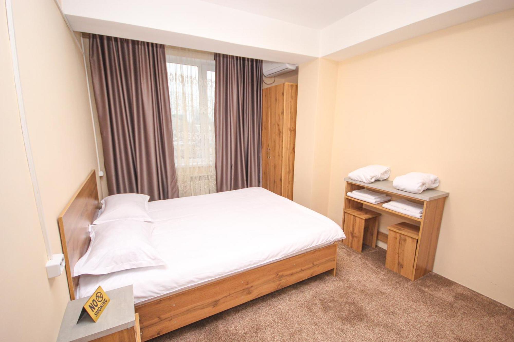 Hotel 33 Алмати Екстер'єр фото